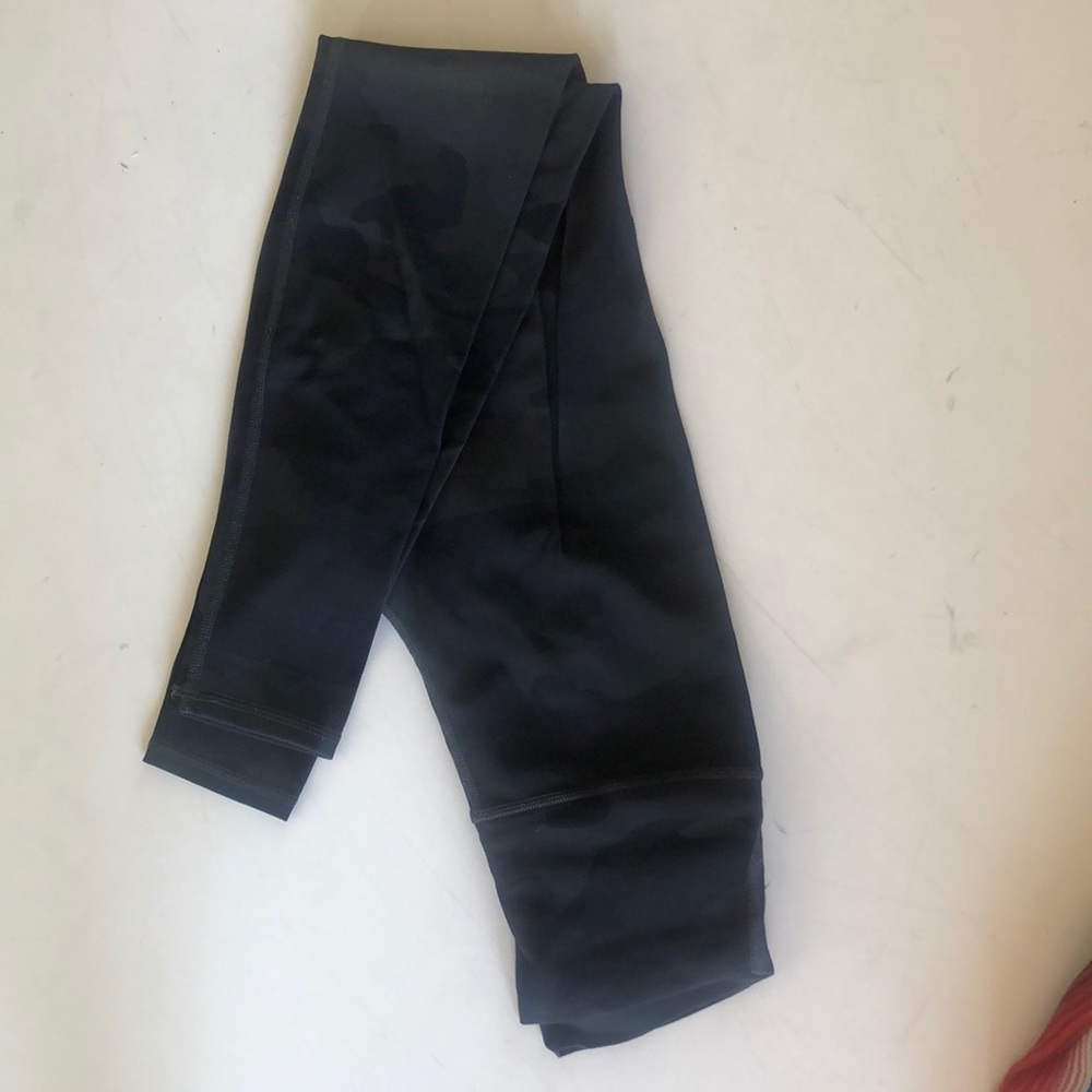 Alo yoga NWOT camo leggings